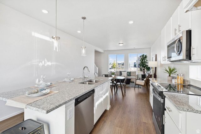 535 E HALLS CREEK RD, Saratoga Springs, UT 84045