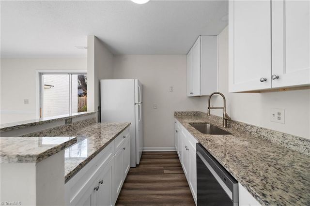 5739 Bramblegate Road E, Greensboro, NC 27409