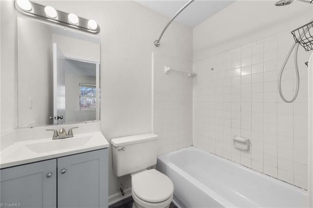 5739 Bramblegate Road E, Greensboro, NC 27409