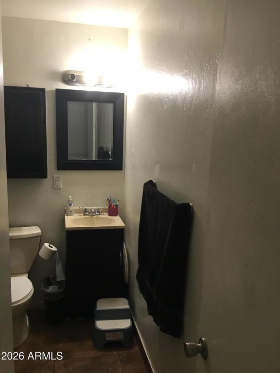 Image 17 of property listing at 5439 W OSBORN Road, Phoenix, AZ 85031