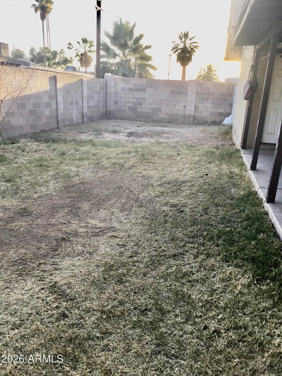 Image 24 of property listing at 5439 W OSBORN Road, Phoenix, AZ 85031