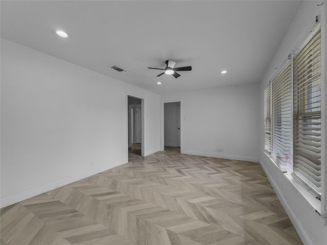 219 W Taylor Street, Sherman, TX 75092