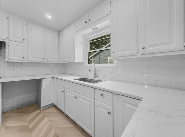 219 W Taylor Street, Sherman, TX 75092
