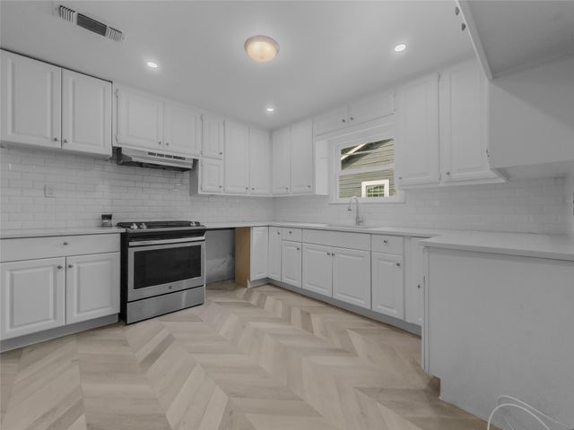 219 W Taylor Street, Sherman, TX 75092