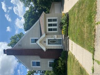 65 Chippewa Road, Pontiac, MI 48341