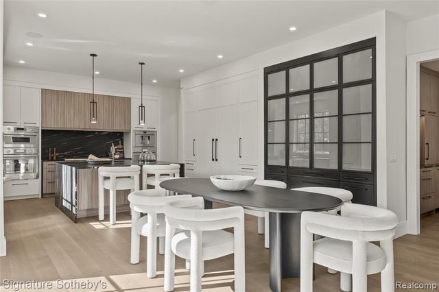 1120 Lyonhurst Street, Birmingham, MI 48009