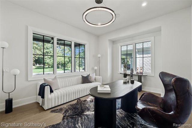 1120 Lyonhurst Street, Birmingham, MI 48009