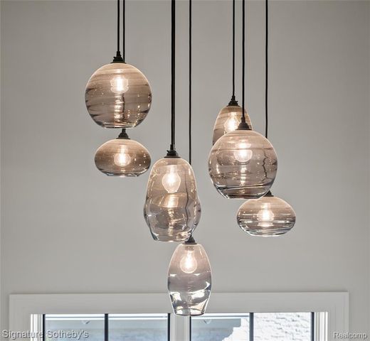 1120 Lyonhurst Street, Birmingham, MI 48009