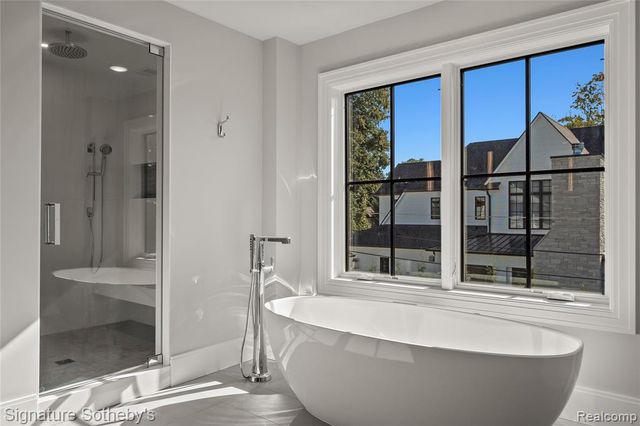 1120 Lyonhurst Street, Birmingham, MI 48009