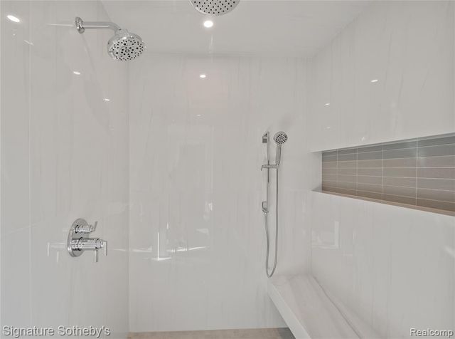 1120 Lyonhurst Street, Birmingham, MI 48009