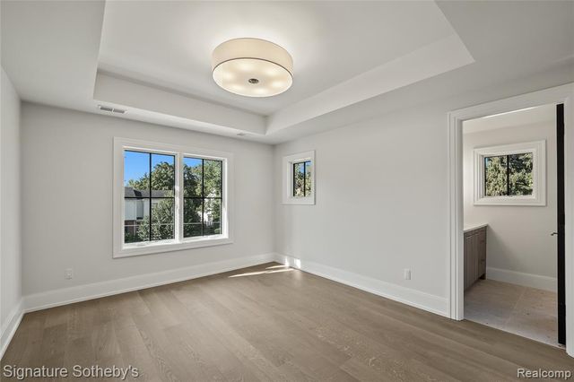 1120 Lyonhurst Street, Birmingham, MI 48009