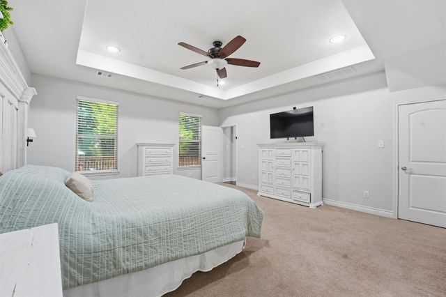 205 Kings Point Street, Conroe, TX 77356