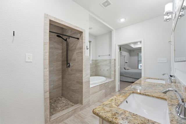 205 Kings Point Street, Conroe, TX 77356