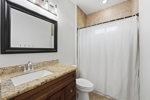 205 Kings Point Street, Conroe, TX 77356