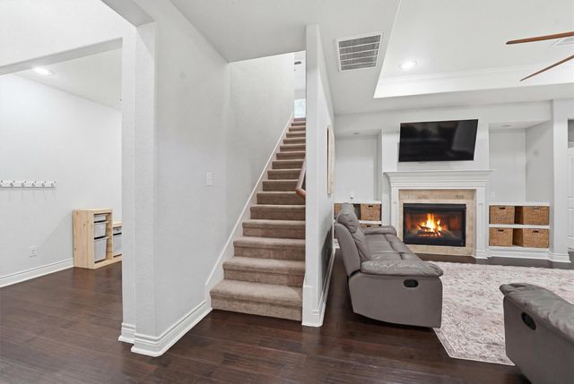 205 Kings Point Street, Conroe, TX 77356