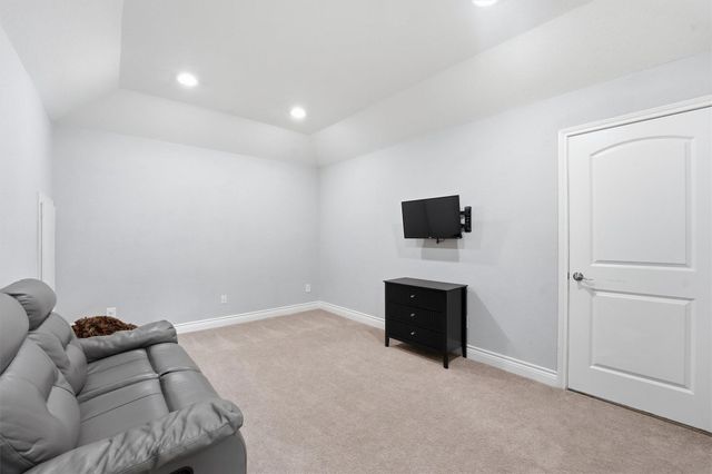 205 Kings Point Street, Conroe, TX 77356