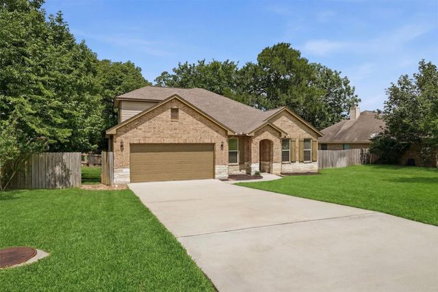205 Kings Point Street, Conroe, TX 77356