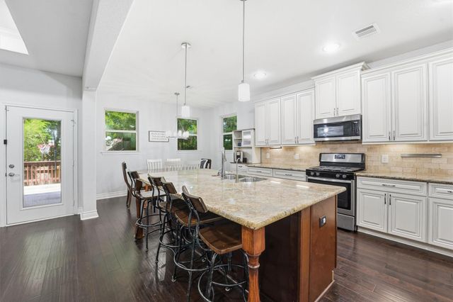 205 Kings Point Street, Conroe, TX 77356