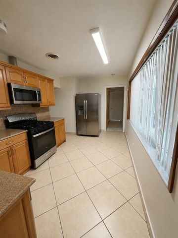 15805 SW 99th Court, Miami, FL 33157