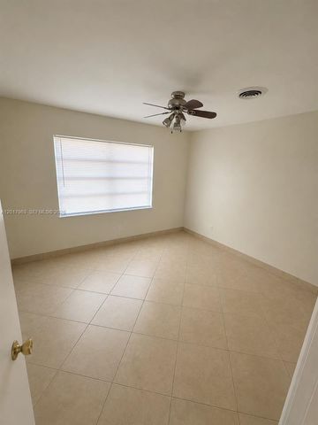 15805 SW 99th Court, Miami, FL 33157