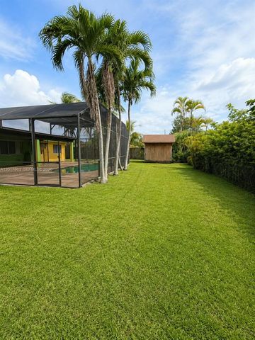 15805 SW 99th Court, Miami, FL 33157