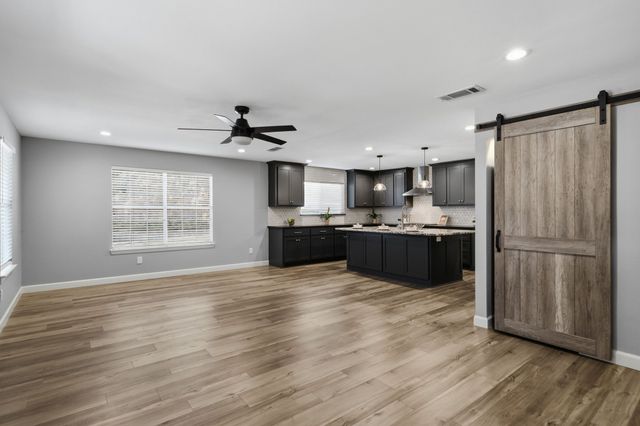 1000 W White Avenue, Mckinney, TX 75069