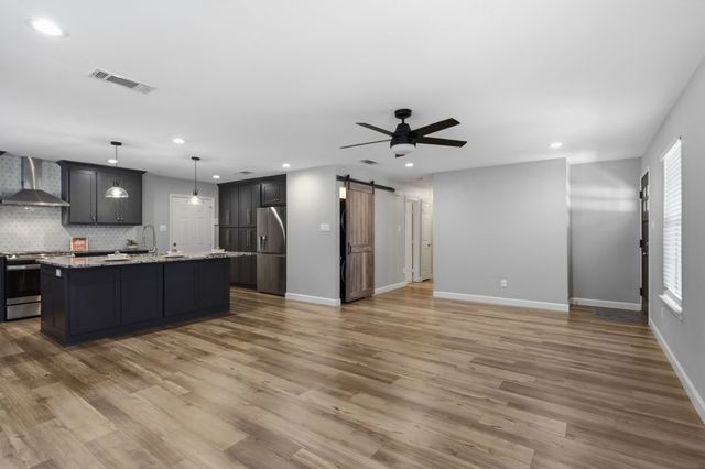 1000 W White Avenue, Mckinney, TX 75069