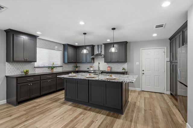 1000 W White Avenue, Mckinney, TX 75069