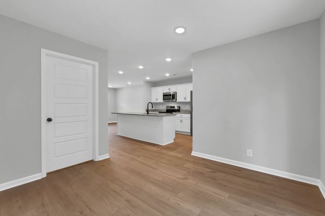 710 Crossland Ave, Clarksville, TN 37040