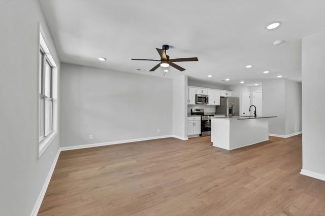 710 Crossland Ave, Clarksville, TN 37040