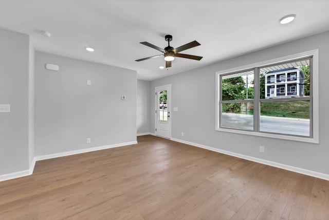 710 Crossland Ave, Clarksville, TN 37040