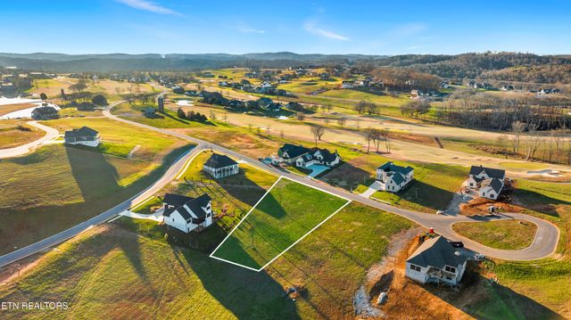 5220 Old Club Rd, Loudon, TN 37774