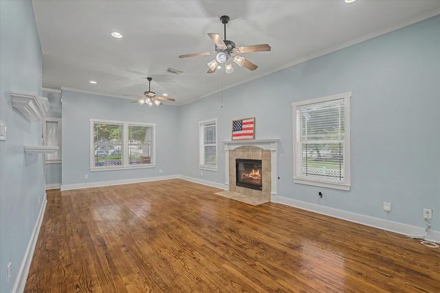 98 Borondo Reach, La Marque, TX 77568