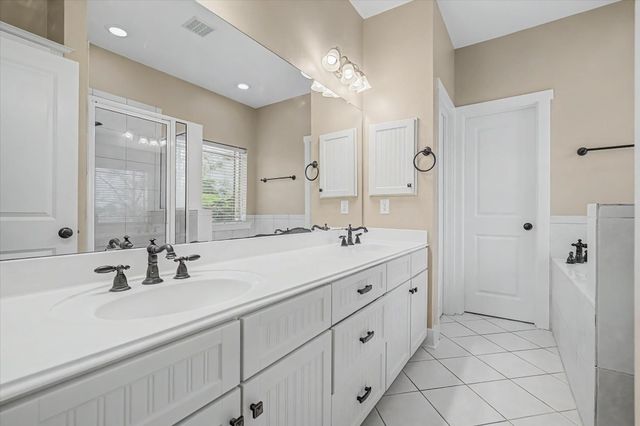 98 Borondo Reach, La Marque, TX 77568