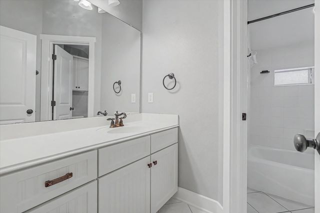 98 Borondo Reach, La Marque, TX 77568