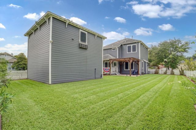 98 Borondo Reach, La Marque, TX 77568