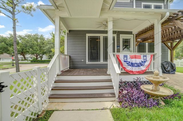 98 Borondo Reach, La Marque, TX 77568