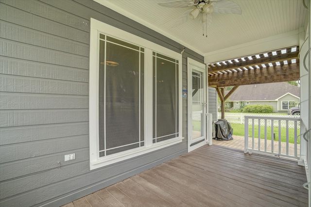 98 Borondo Reach, La Marque, TX 77568