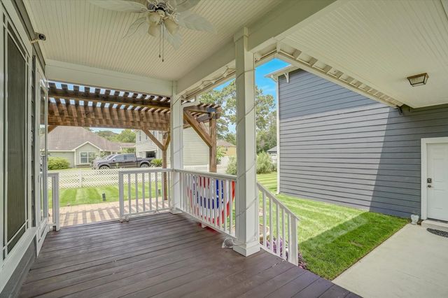 98 Borondo Reach, La Marque, TX 77568