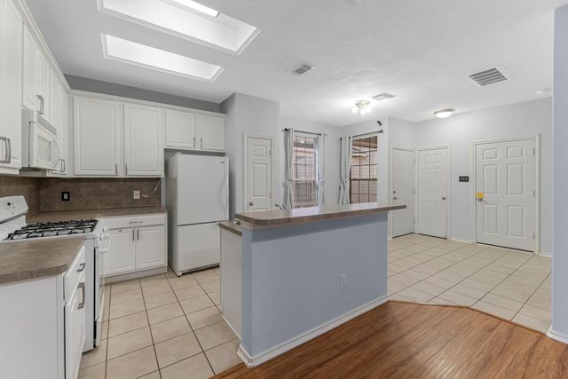 12407 Salama Falls, Houston, TX 77089