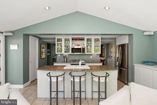 6208 BEACHWAY DR, Falls Church, VA 22041