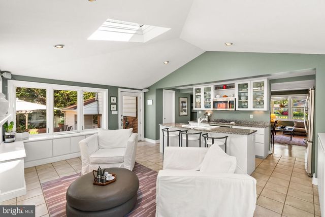 6208 BEACHWAY DR, Falls Church, VA 22041