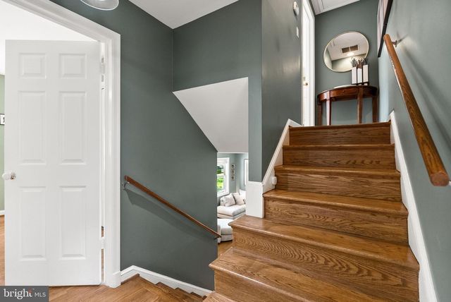 6208 BEACHWAY DR, Falls Church, VA 22041