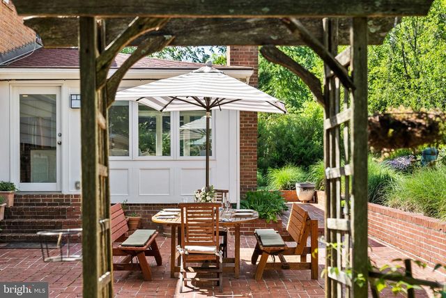 6208 BEACHWAY DR, Falls Church, VA 22041