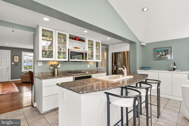 6208 BEACHWAY DR, Falls Church, VA 22041
