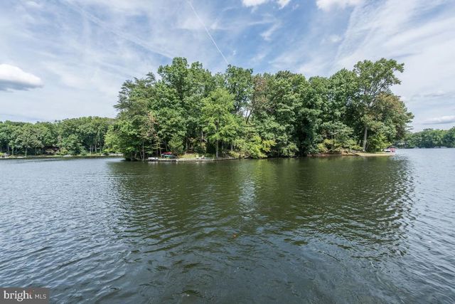 6208 BEACHWAY DR, Falls Church, VA 22041
