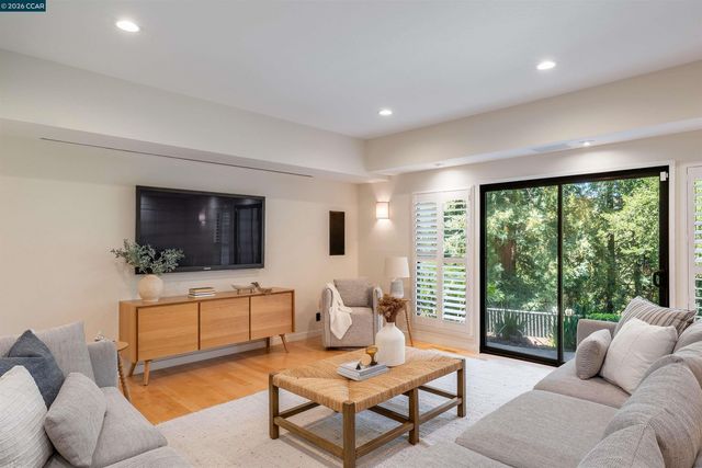 1066 Via Baja, Lafayette, CA 94549