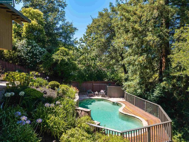 1066 Via Baja, Lafayette, CA 94549