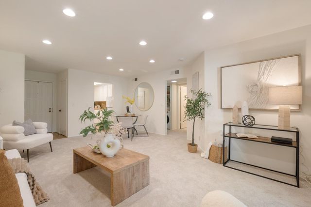 1001 E Evelyn Terrace 110, Sunnyvale, CA 94086