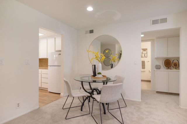 1001 E Evelyn Terrace 110, Sunnyvale, CA 94086